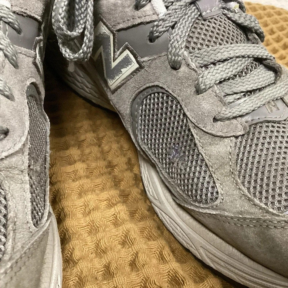 New Balance 2002R Mens Sz 9.5 Marblehead Grey Suede Running Shoes ML2002RC